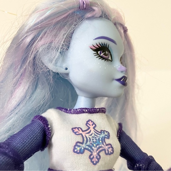 Monster High G3 Abbey Bominable Articulated Yeti Fashion Doll - Picture 9 of 16